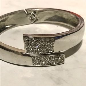Lia Sophia Jewelry - Beautiful Lia Sophia bracelet Lia Sophia Jewelry - Beautiful Lia Sophia bracelet